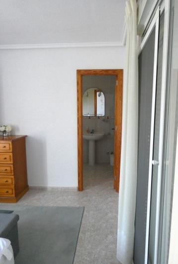 Image No.28-5 Bed Villa / Detached for sale