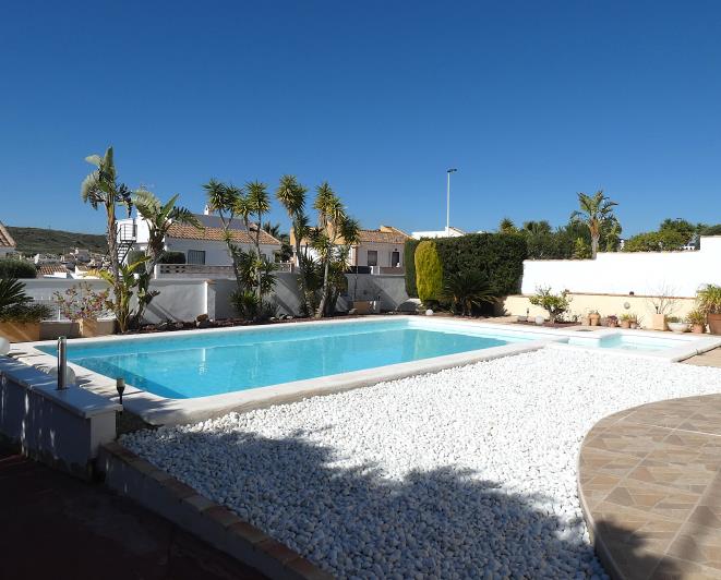 Image No.58-5 Bed Villa / Detached for sale