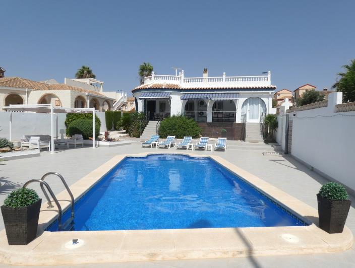 Image No.1-3 Bed Villa / Detached for sale