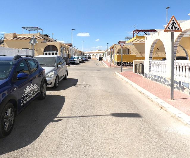 Image No.55-3 Bed Semi-Detached for sale