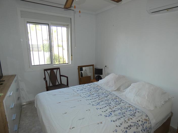 Image No.12-4 Bed Villa / Detached for sale