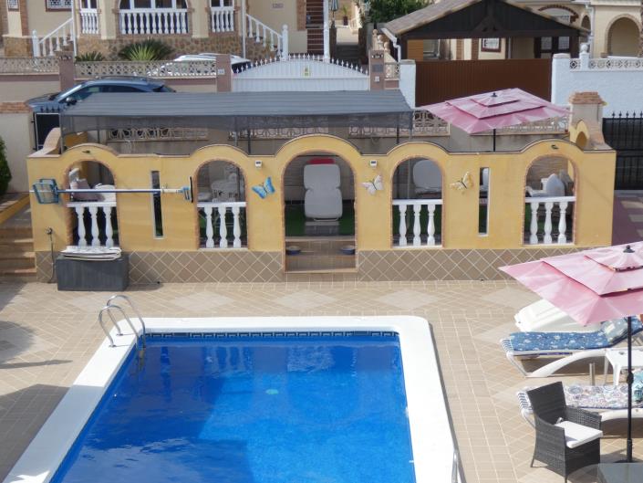 Image No.37-4 Bed Villa / Detached for sale