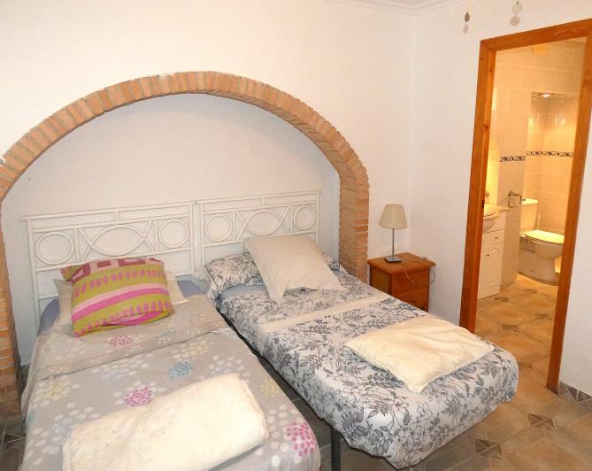 Image No.42-4 Bed Villa / Detached for sale