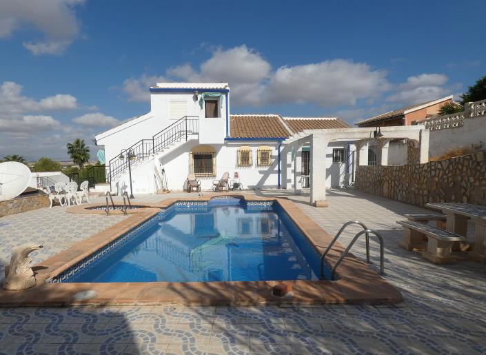 Image No.43-4 Bed Villa / Detached for sale