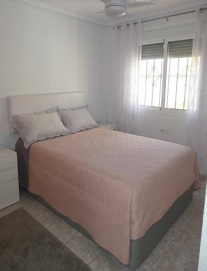 Image No.35-3 Bed Villa / Detached for sale