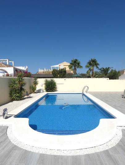 Image No.52-3 Bed Villa / Detached for sale