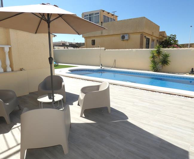 Image No.55-3 Bed Villa / Detached for sale