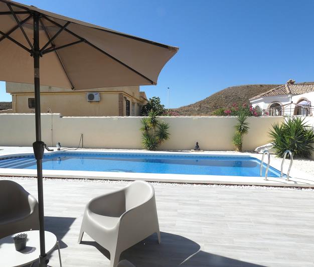 Image No.57-3 Bed Villa / Detached for sale