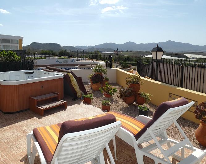 Image No.3-2 Bed Villa / Detached for sale