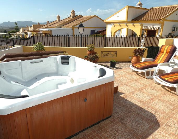 Image No.17-2 Bed Villa / Detached for sale