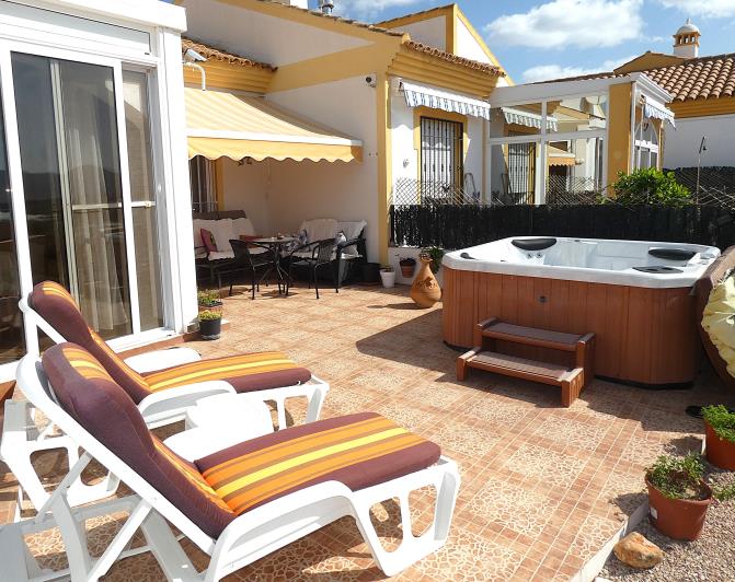 Image No.22-2 Bed Villa / Detached for sale