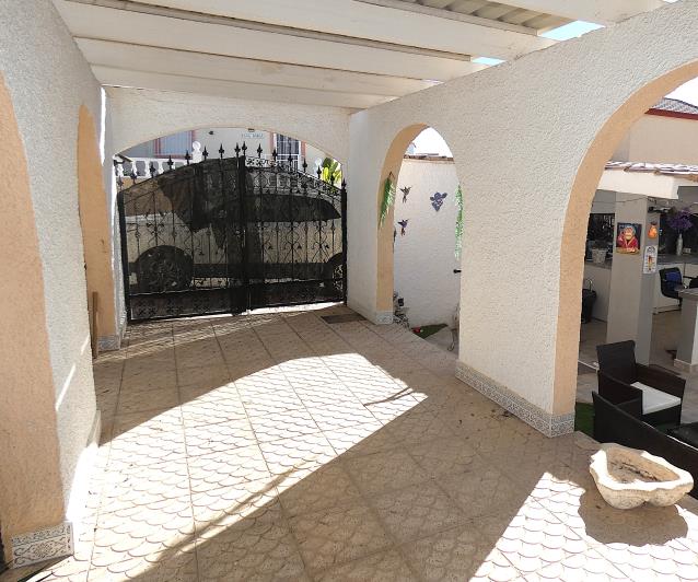 Image No.6-3 Bed Villa / Detached for sale