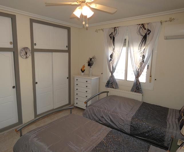 Image No.13-3 Bed Villa / Detached for sale