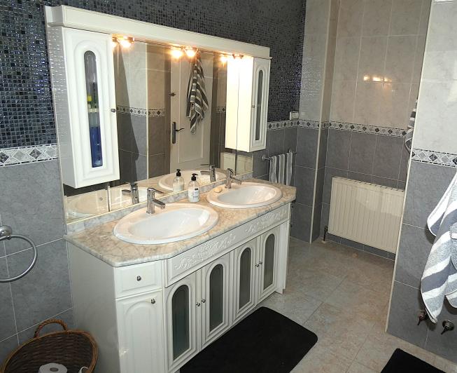 Image No.16-3 Bed Villa / Detached for sale