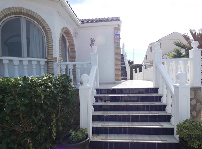 Image No.6-3 Bed Villa / Detached for sale