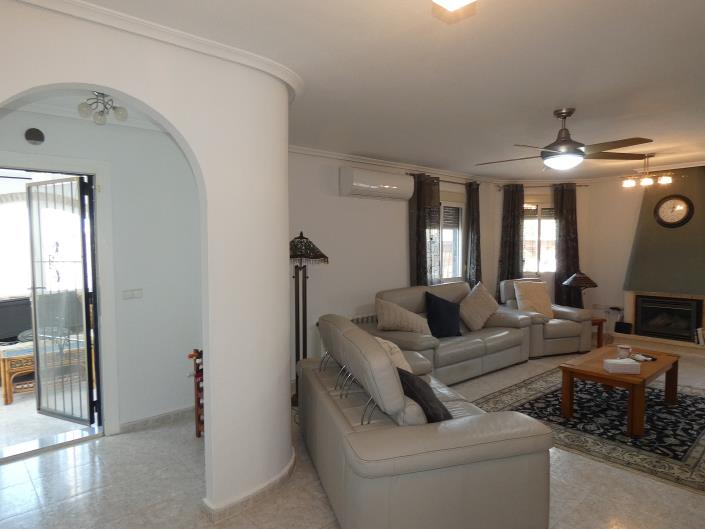 Image No.13-3 Bed Villa / Detached for sale