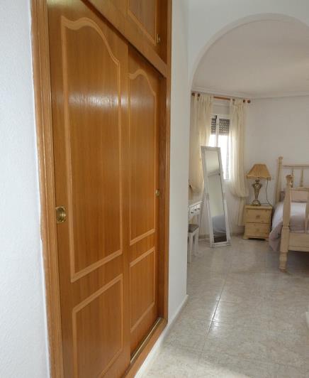 Image No.18-3 Bed Villa / Detached for sale