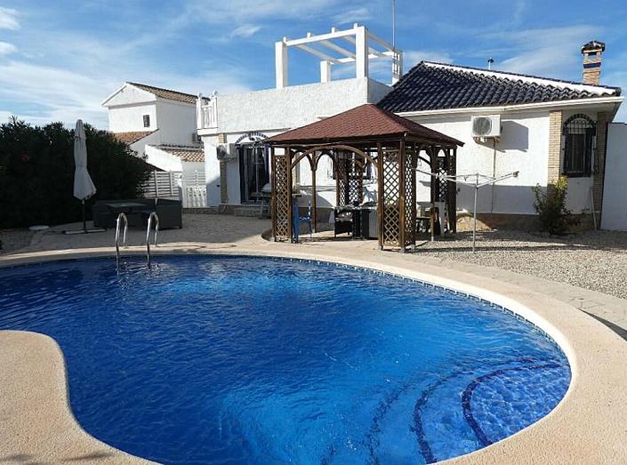 Image No.50-3 Bed Villa / Detached for sale