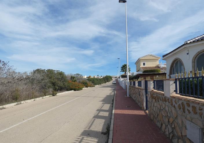 Image No.58-3 Bed Villa / Detached for sale