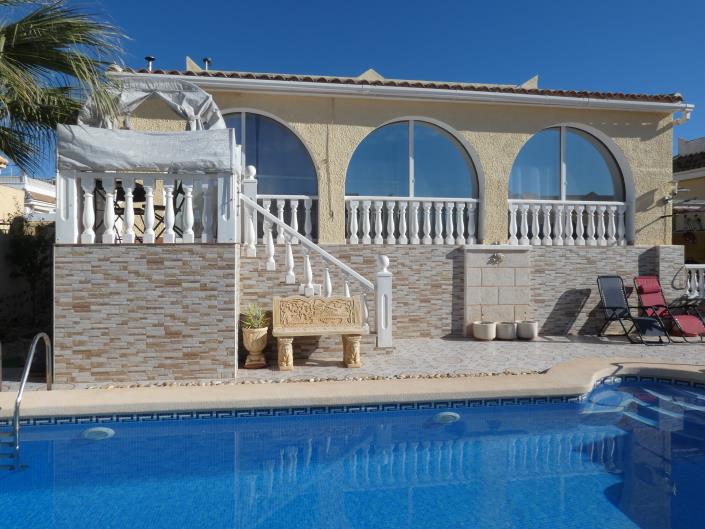 Image No.40-2 Bed Villa / Detached for sale