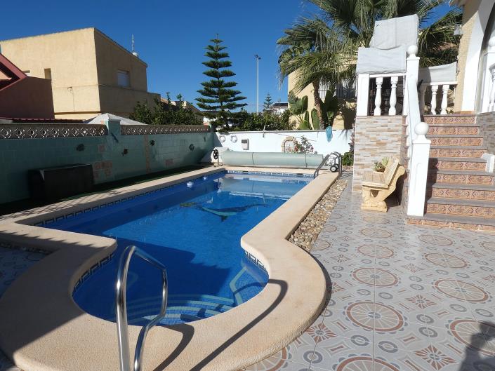 Image No.41-2 Bed Villa / Detached for sale