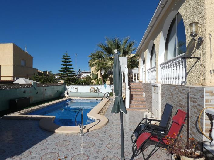 Image No.43-2 Bed Villa / Detached for sale