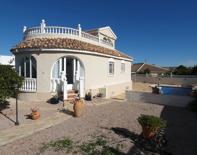 Image No.1-3 Bed Villa / Detached for sale