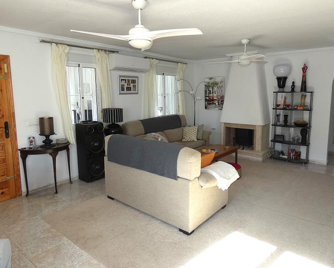 Image No.12-3 Bed Villa / Detached for sale