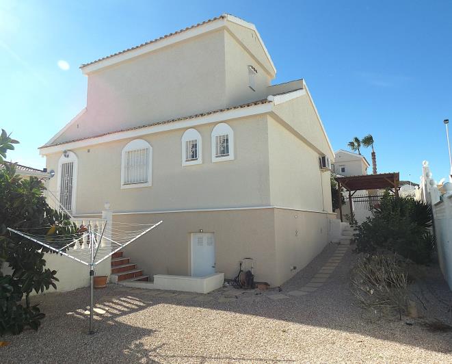 Image No.56-3 Bed Villa / Detached for sale