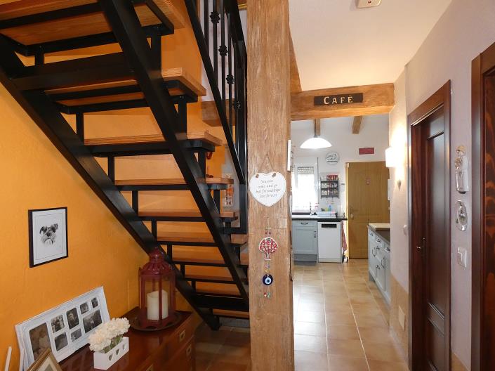 Image No.12-3 Bed Country House for sale