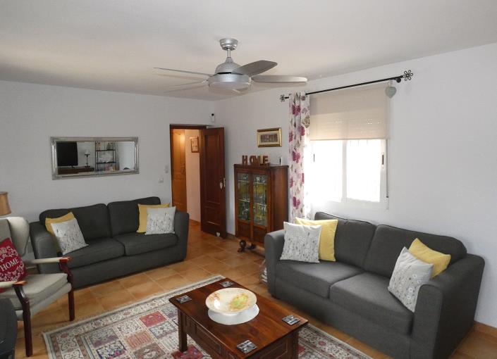 Image No.16-3 Bed Country House for sale