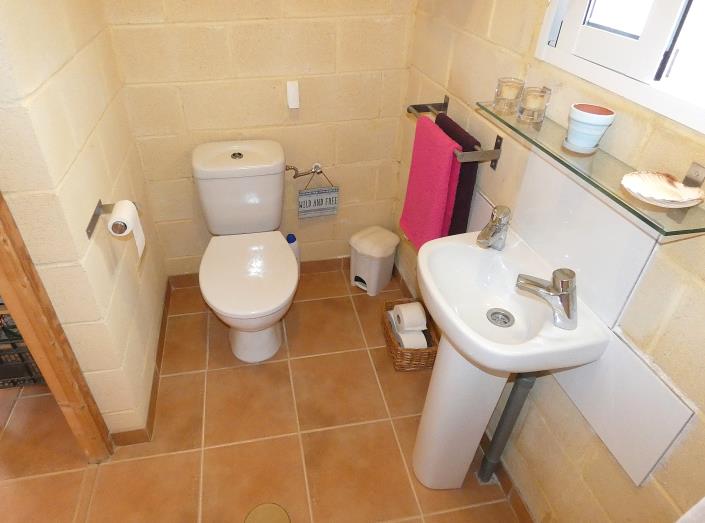 Image No.54-3 Bed Country House for sale