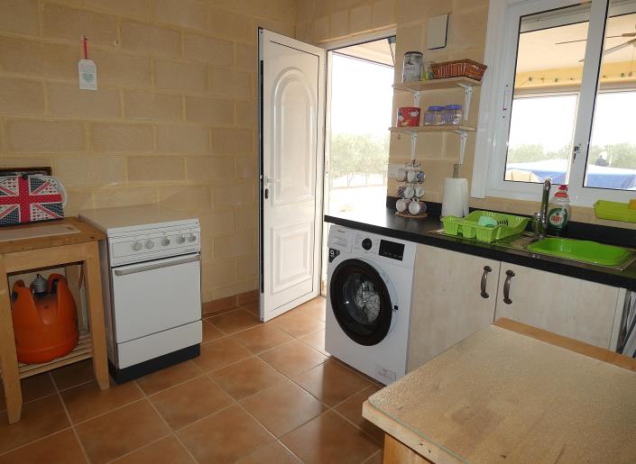 Image No.56-3 Bed Country House for sale