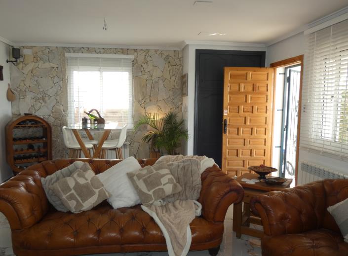 Image No.12-3 Bed Villa / Detached for sale