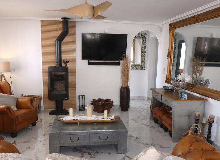 Image No.14-3 Bed Villa / Detached for sale