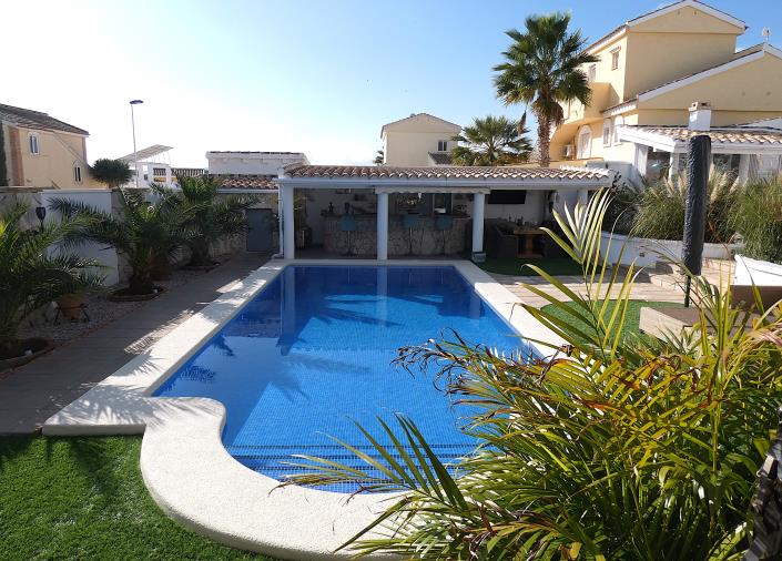 Image No.43-3 Bed Villa / Detached for sale