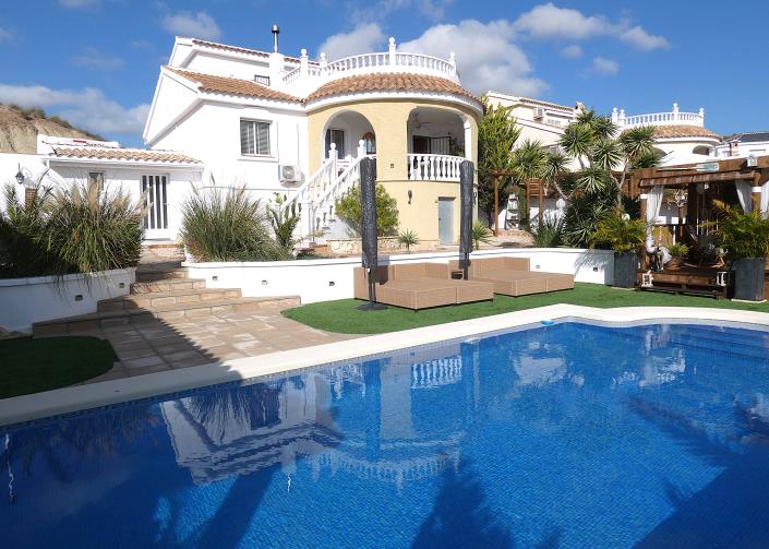 Image No.48-3 Bed Villa / Detached for sale