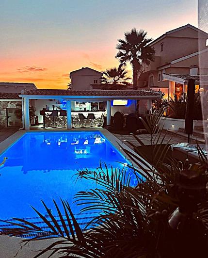 Image No.61-3 Bed Villa / Detached for sale