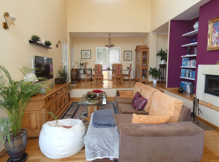 Image No.3-4 Bed Country Property for sale