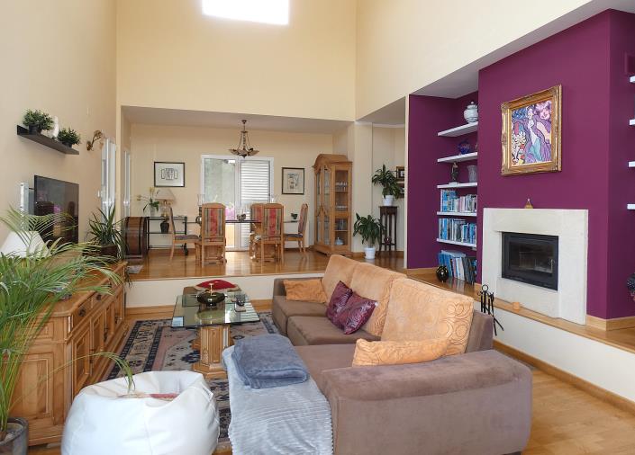 Image No.7-4 Bed Country Property for sale