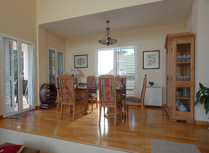 Image No.11-4 Bed Country Property for sale