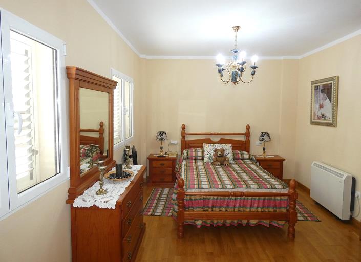 Image No.18-4 Bed Country Property for sale