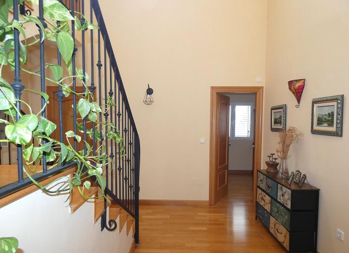 Image No.33-4 Bed Country Property for sale