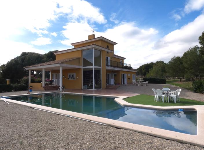 Image No.53-4 Bed Country Property for sale