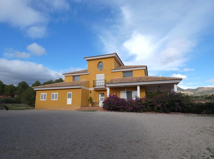 Image No.58-4 Bed Country Property for sale