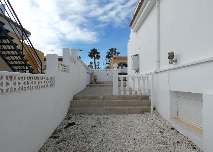 Image No.55-4 Bed Villa / Detached for sale