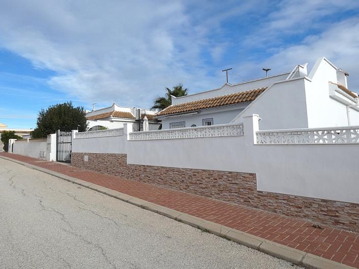 Image No.59-4 Bed Villa / Detached for sale