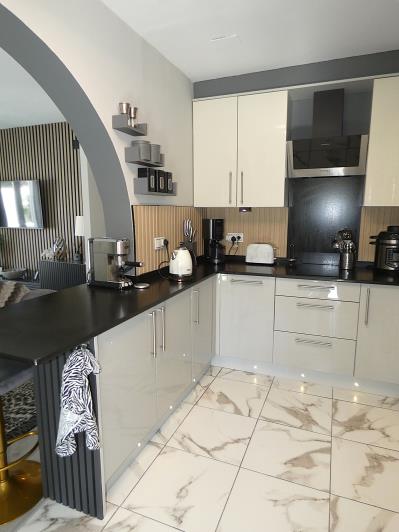 Image No.11-3 Bed Villa / Detached for sale