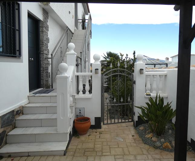 Image No.52-3 Bed Villa / Detached for sale