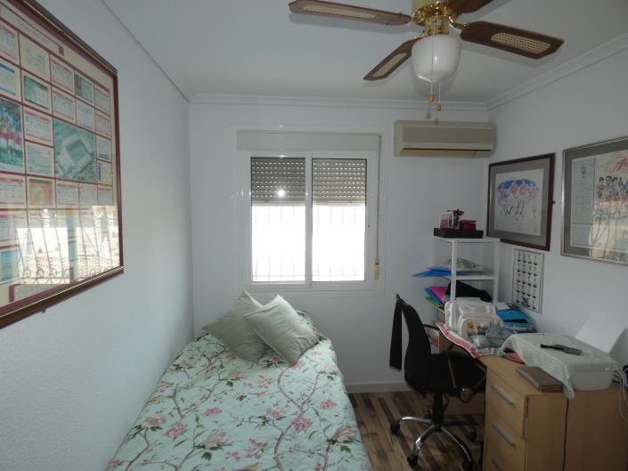 Image No.17-2 Bed Villa / Detached for sale